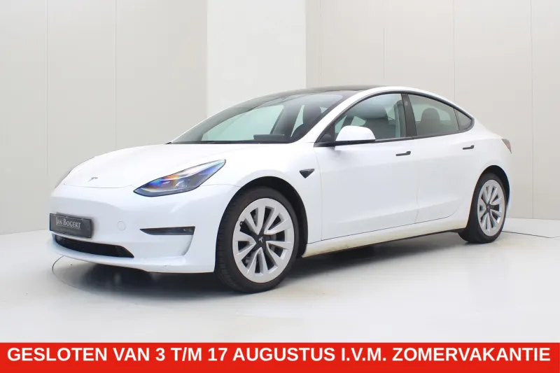 Tesla Model 3 (2023)