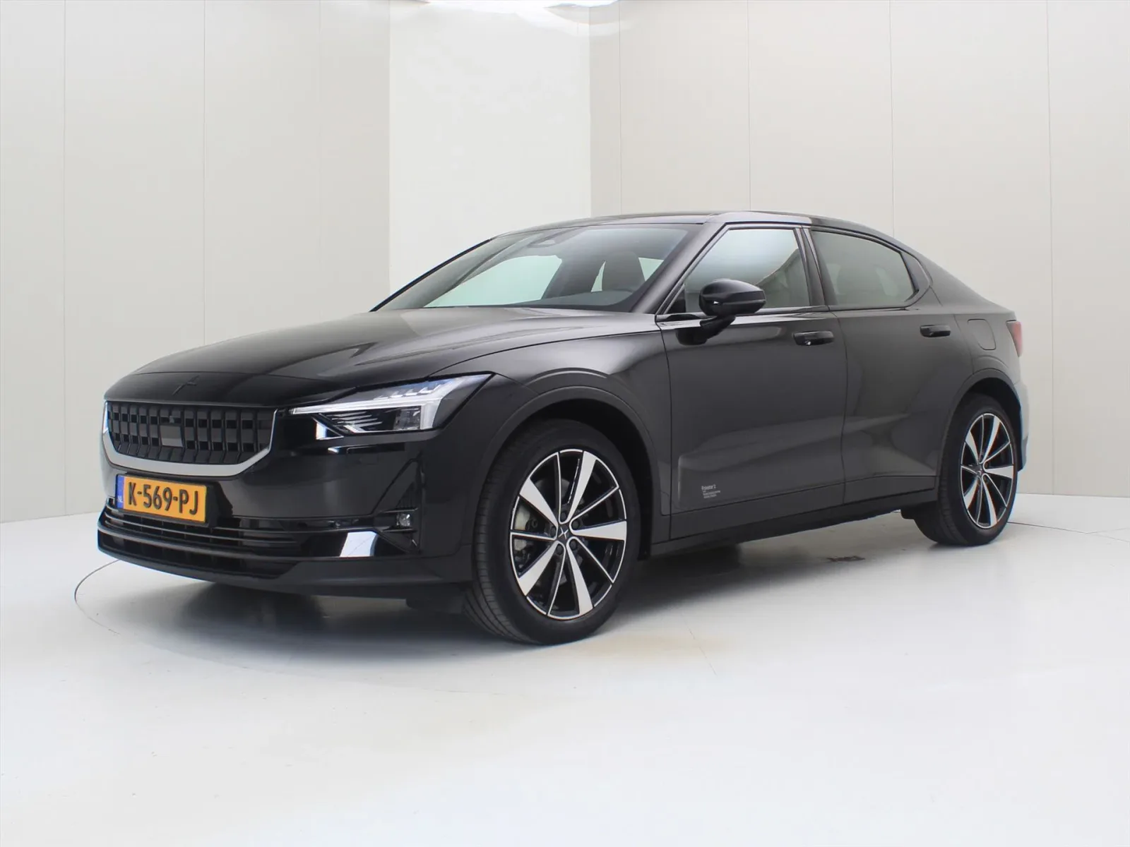 Polestar 2 (2021) — foto 1