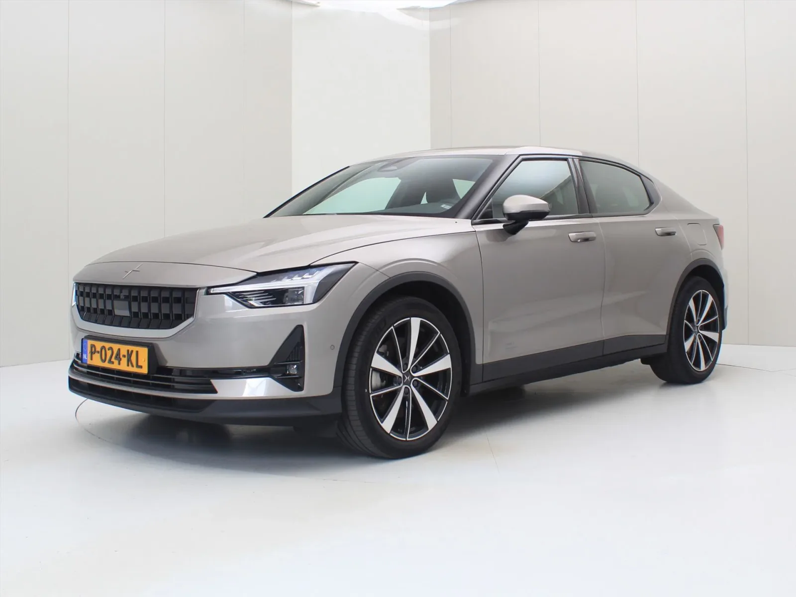 Polestar 2 (2022) — foto 1
