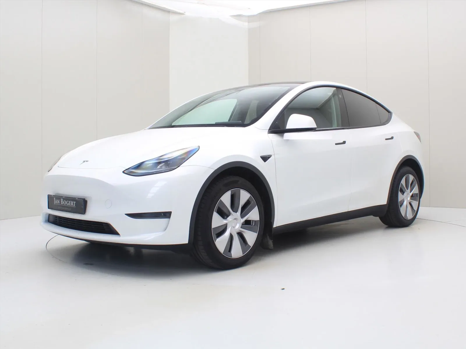 Tesla Model Y (2023) — foto 1