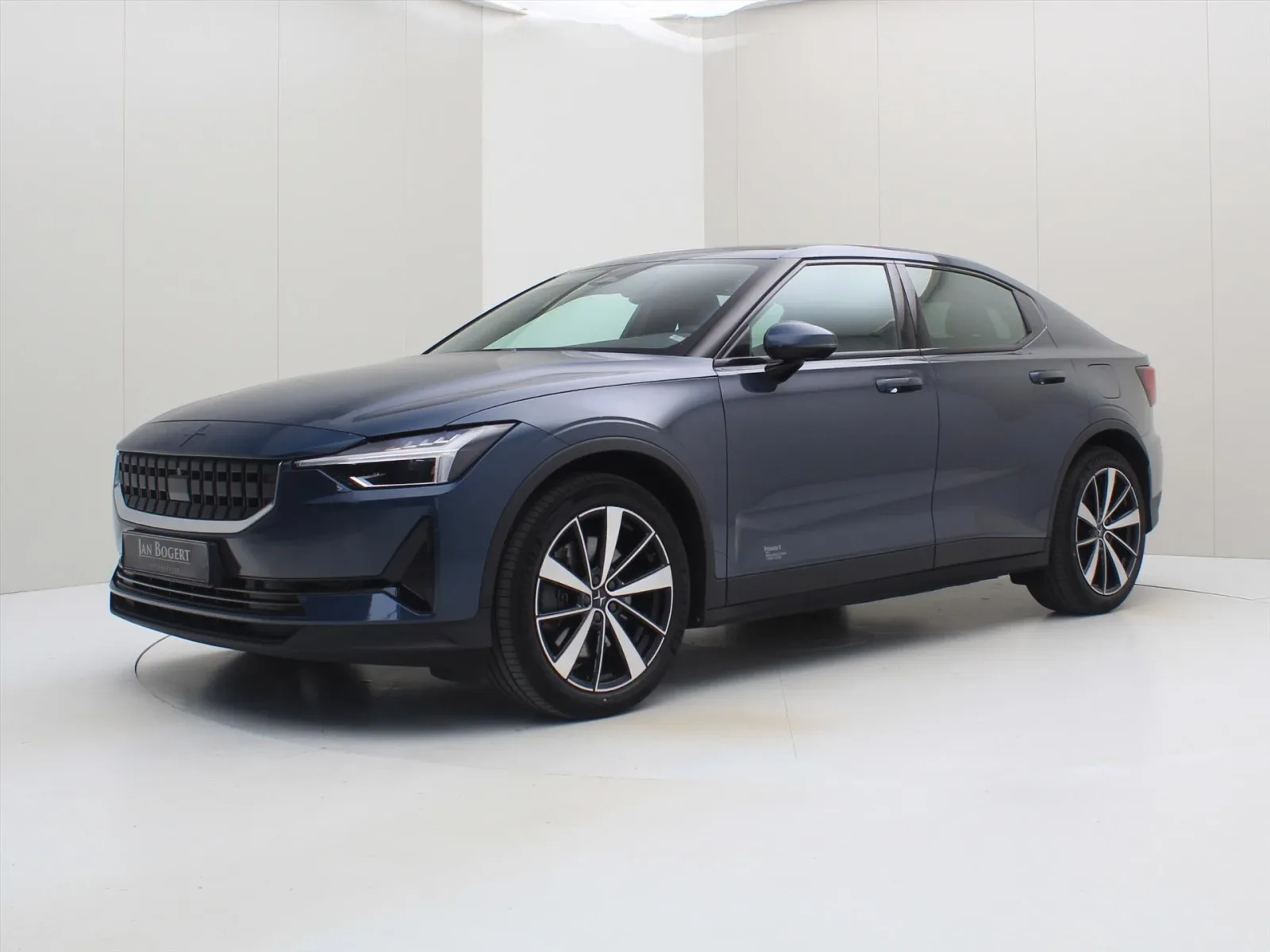 Polestar 2 (2022) — foto 1