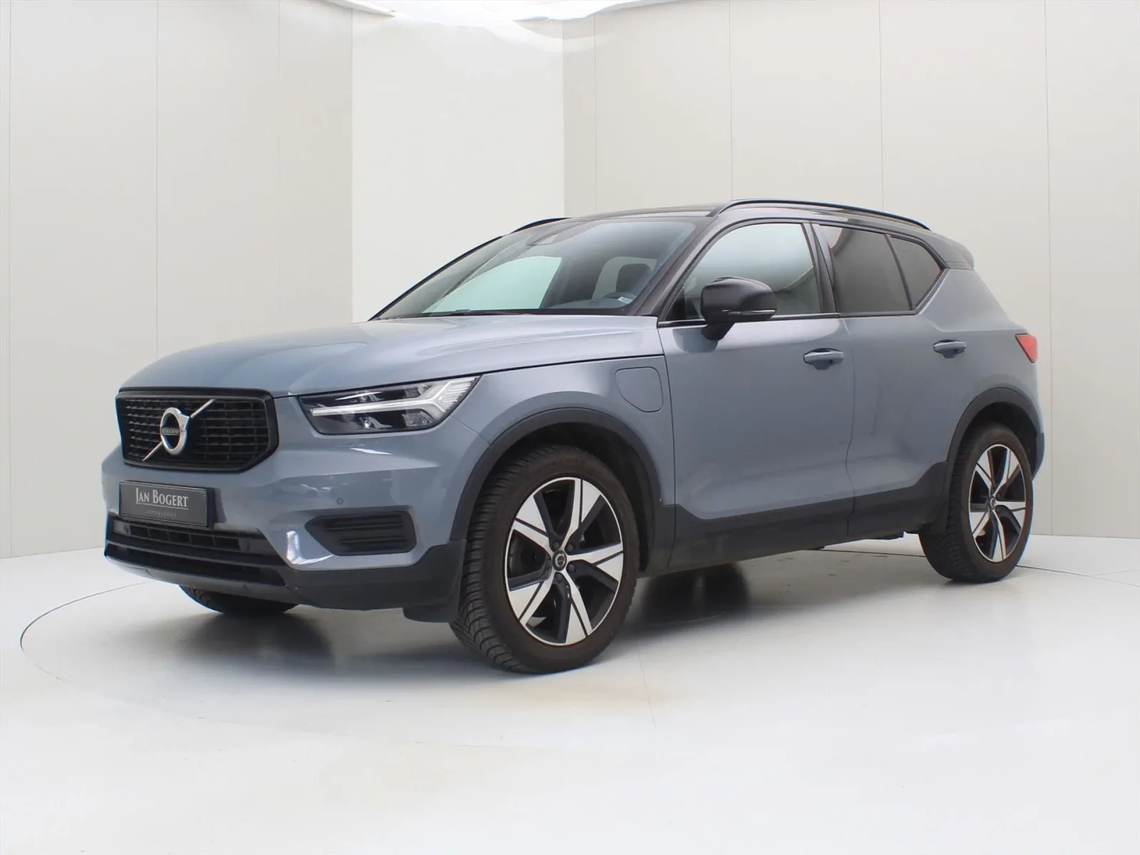Volvo XC40 (2022) — foto 1