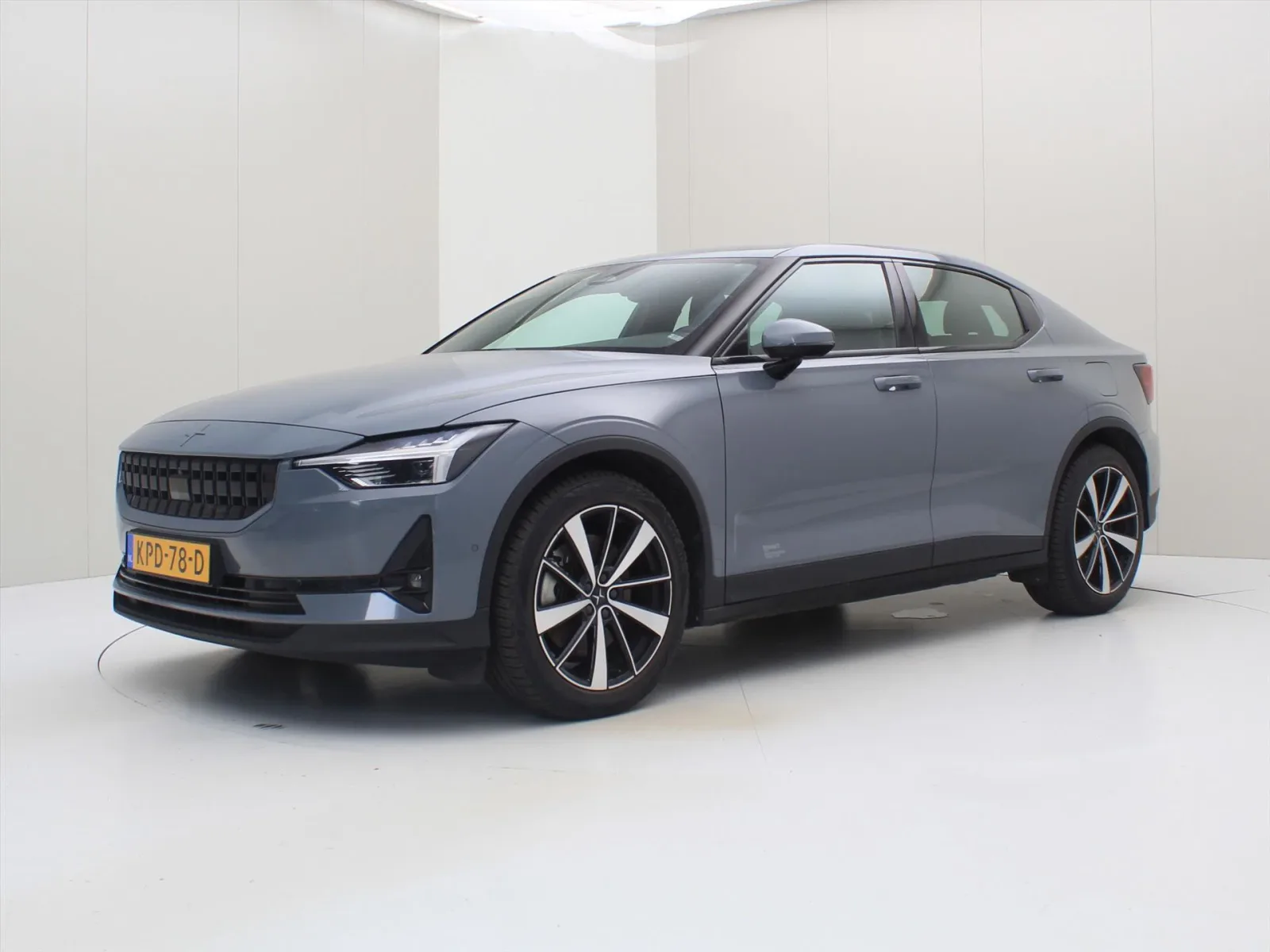 Polestar 2 (2022) — foto 1