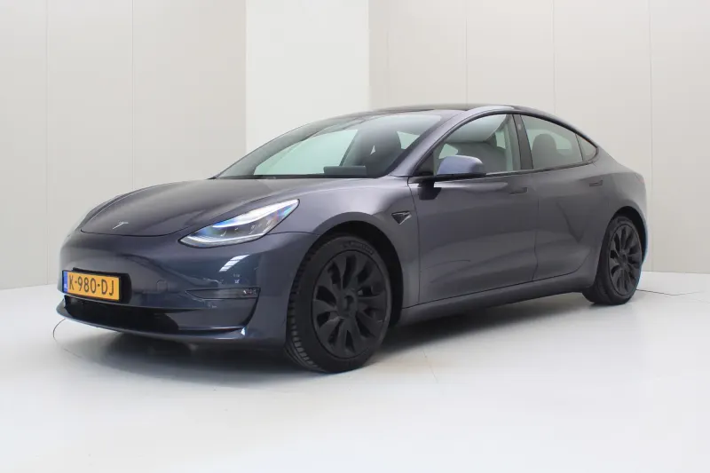 Tesla Model 3 (2020)