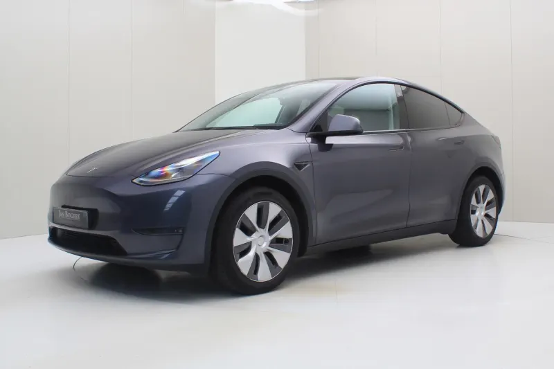 Tesla Model Y (2022)