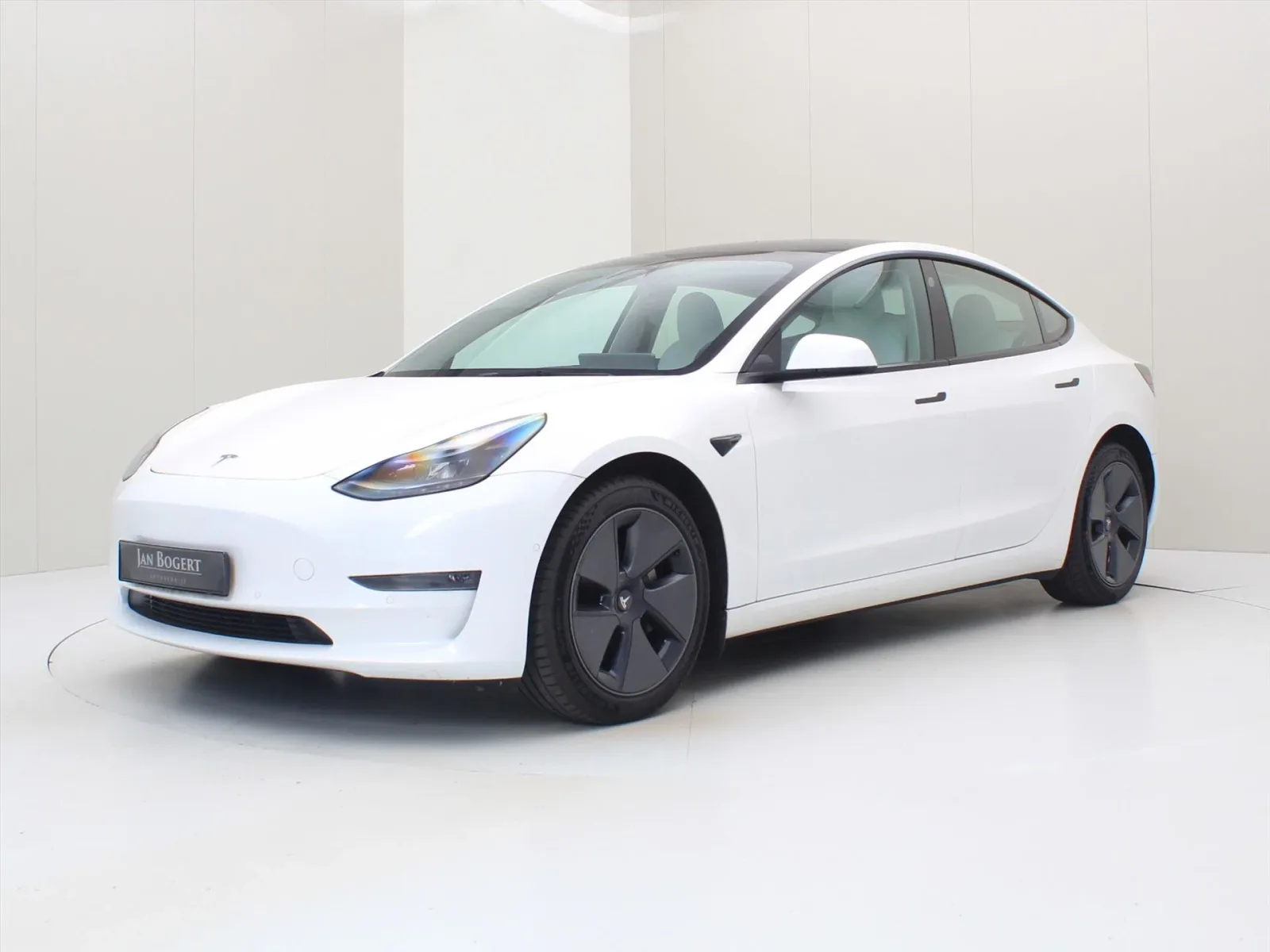 Tesla Model 3 (2022) — foto 1