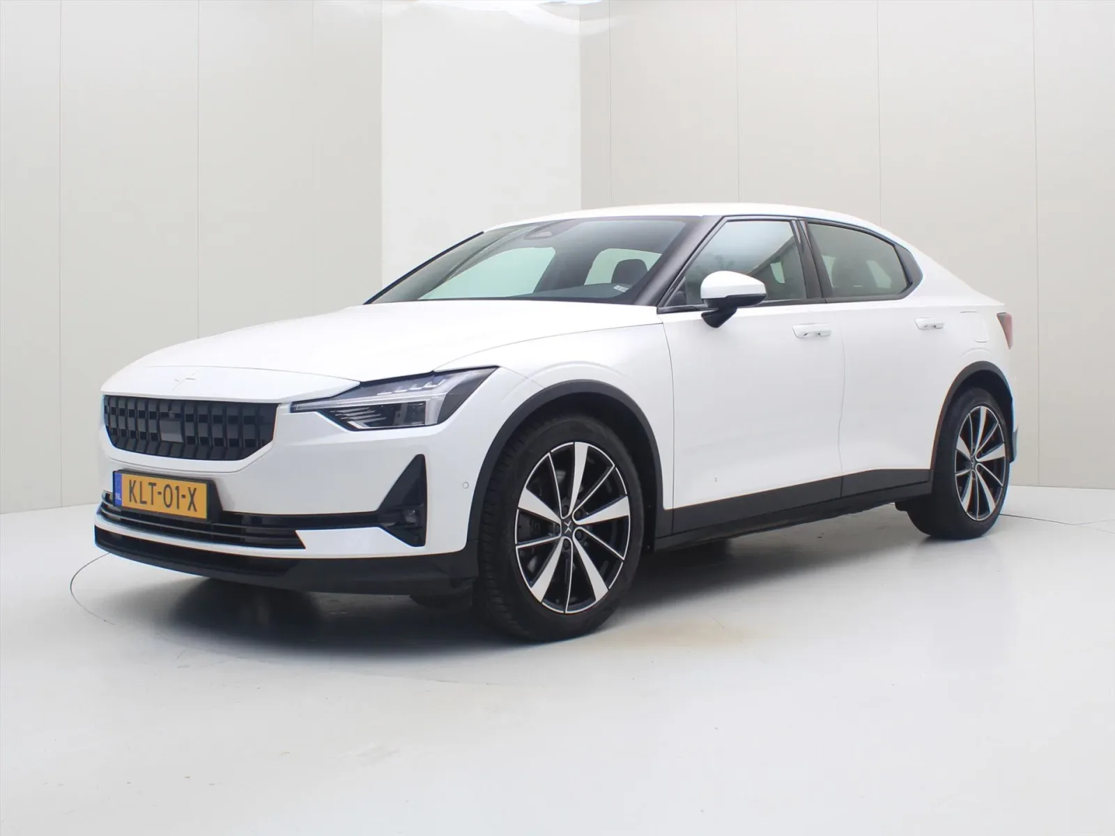 Polestar 2 (2022) — foto 1