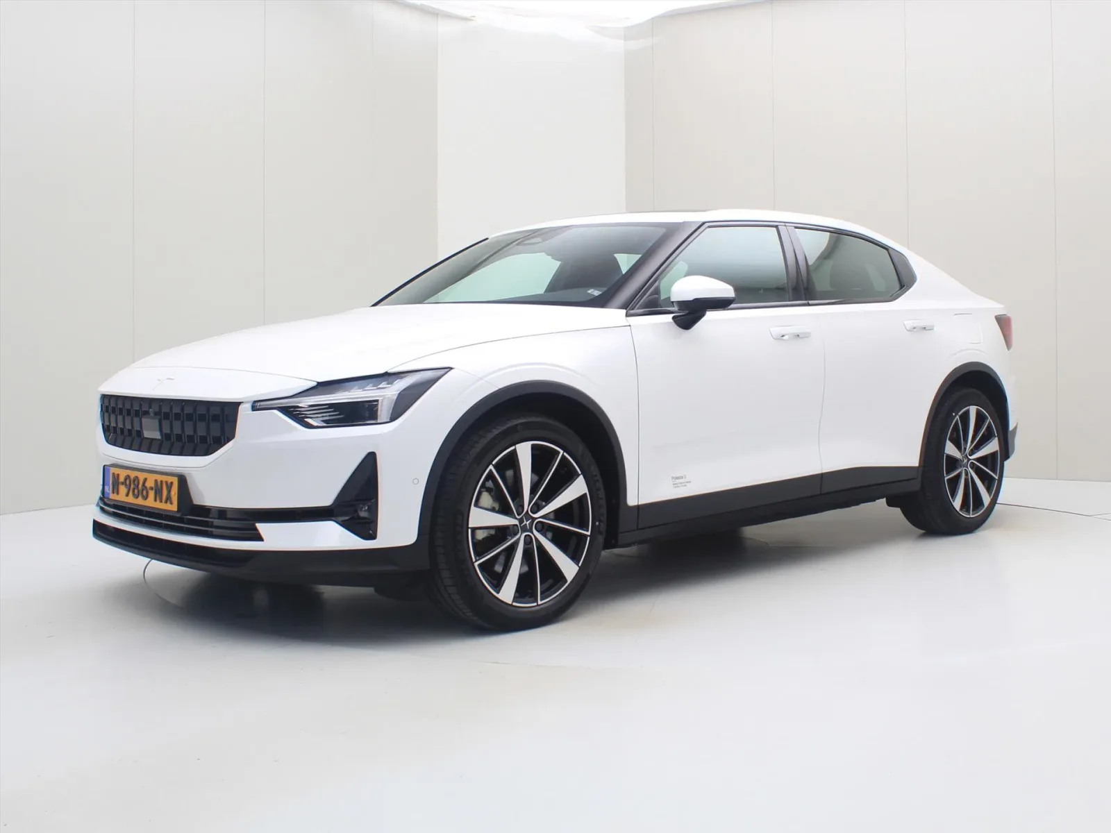 Polestar 2 (2021) — foto 1