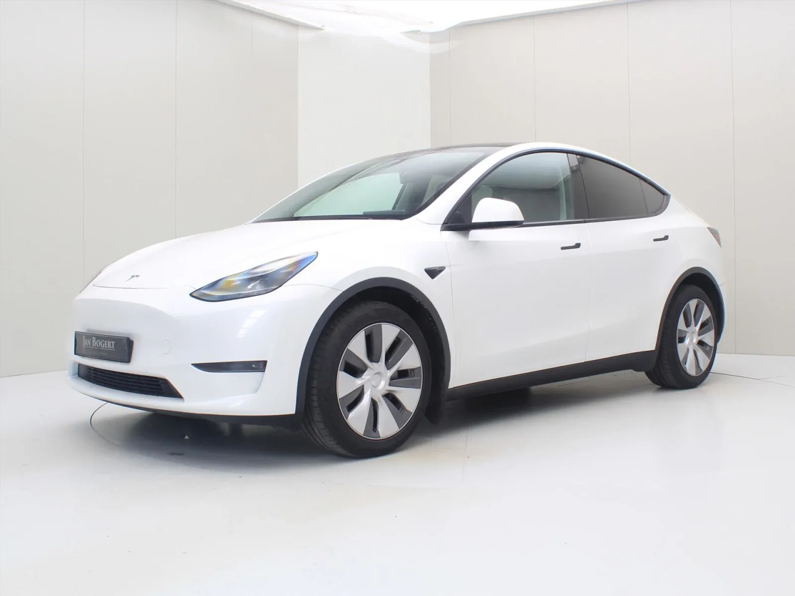Tesla Model Y (2023) — foto 1