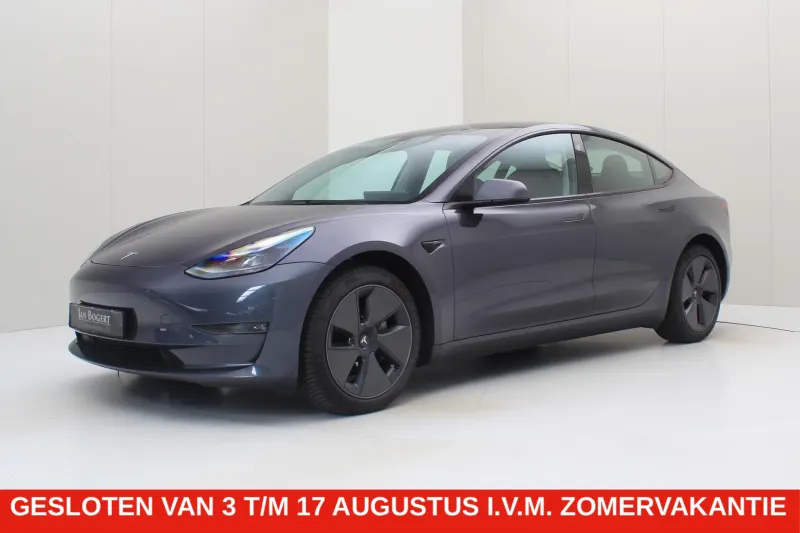 Tesla Model 3 (2023)
