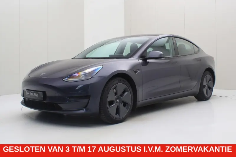 Tesla Model 3 (2022)