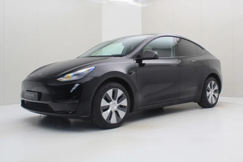 Tesla Model Y (2022)