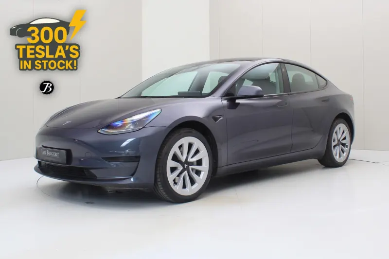 Tesla Model 3 (2022)