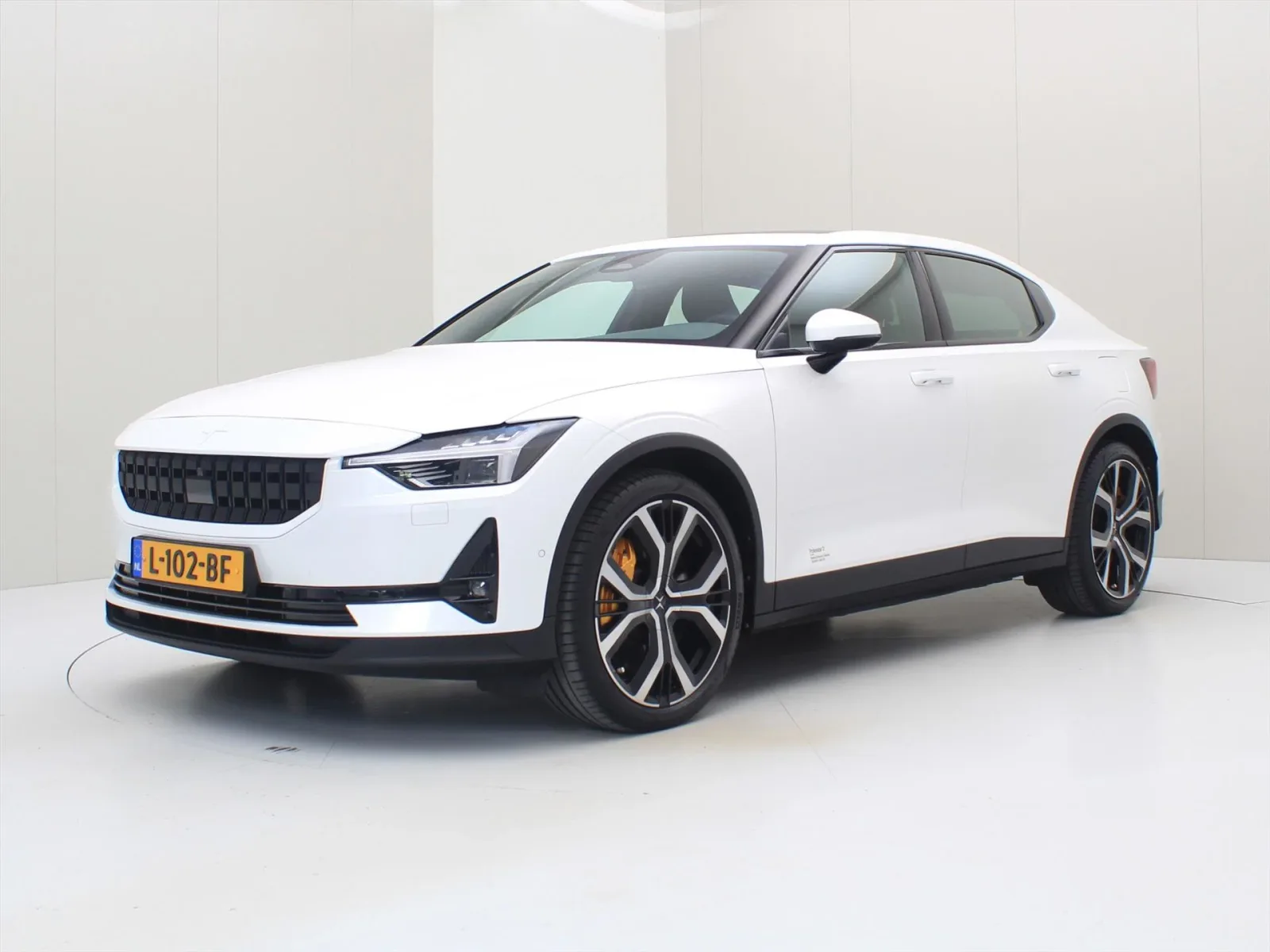 Polestar 2 (2021) — foto 1