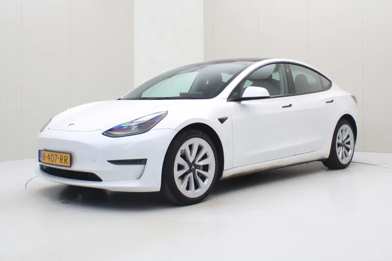 Tesla Model 3 (2021)
