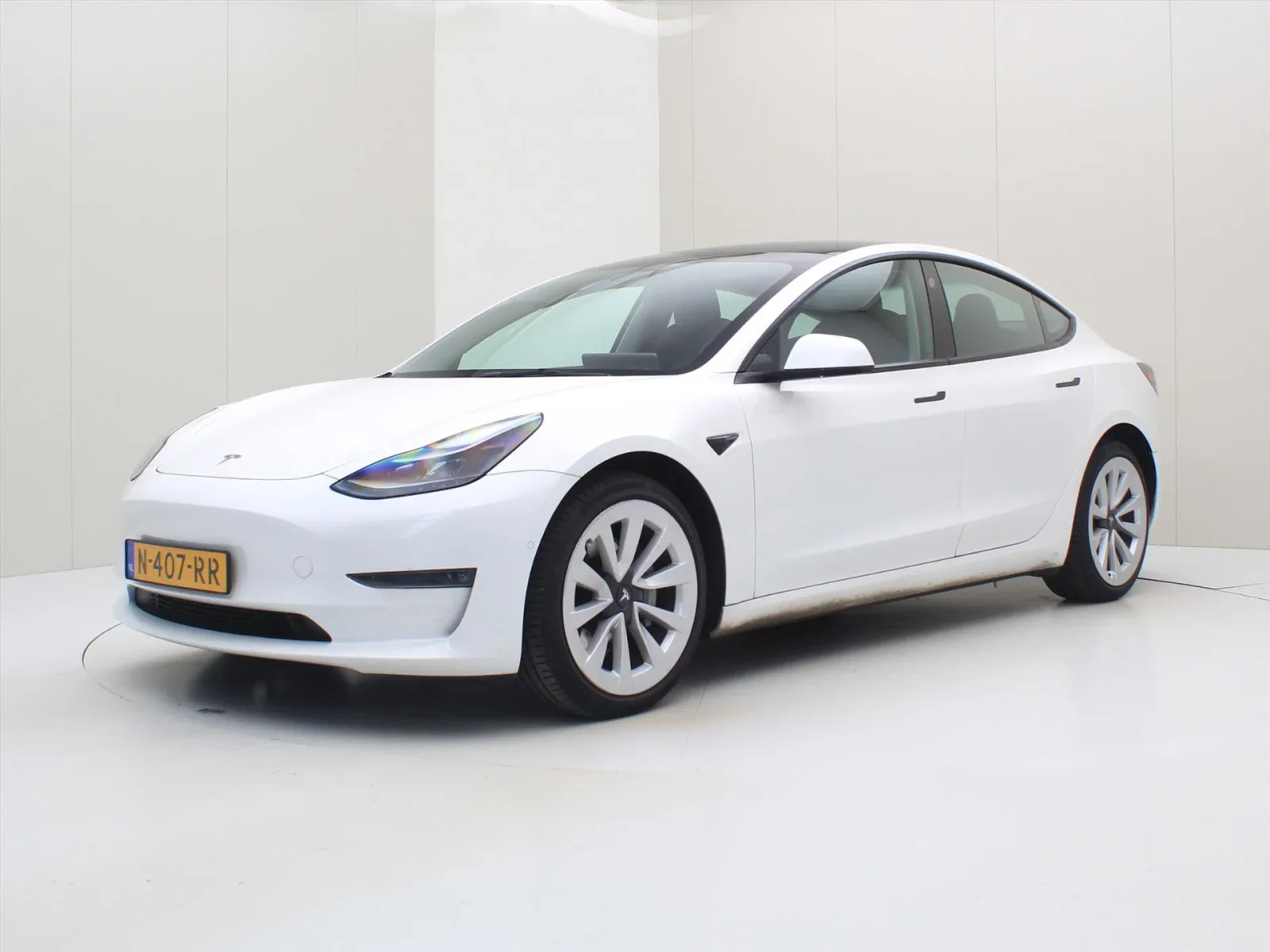 Tesla Model 3 (2021) — foto 1