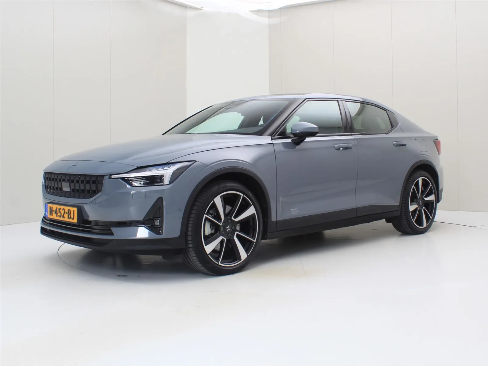 Polestar 2 (2021) — foto 1