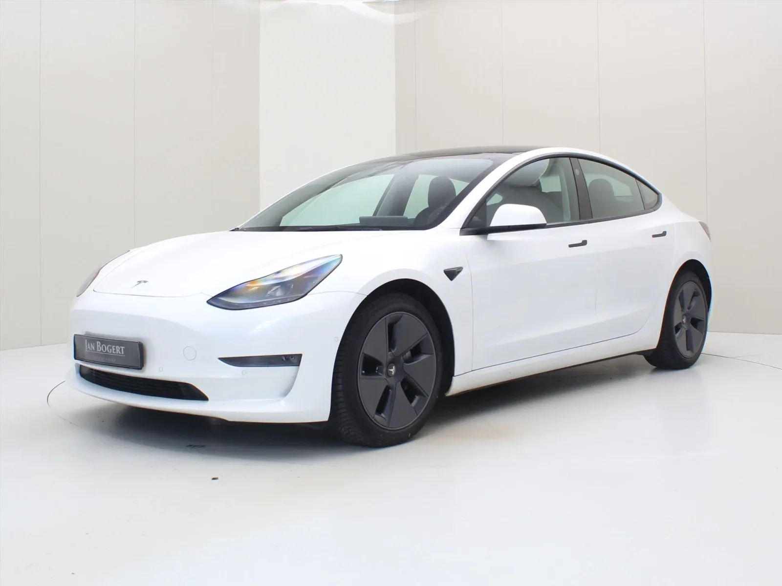 Tesla Model 3 (2021) — foto 1