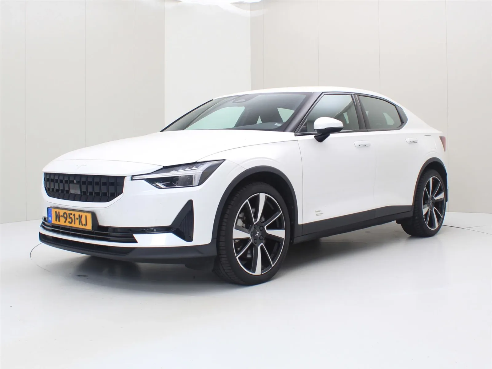 Polestar 2 (2021) — foto 1