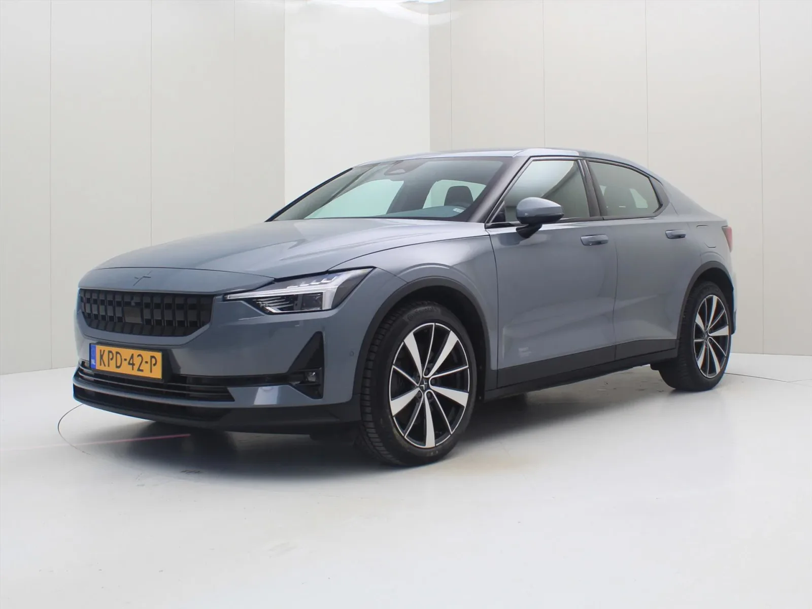 Polestar 2 (2021) — foto 1
