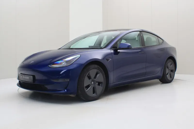 Tesla Model 3 (2022)