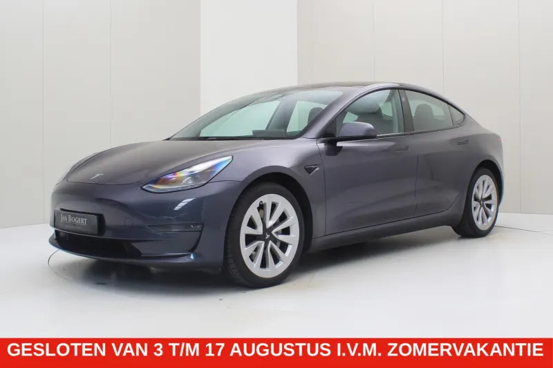 Tesla Model 3 (2022)