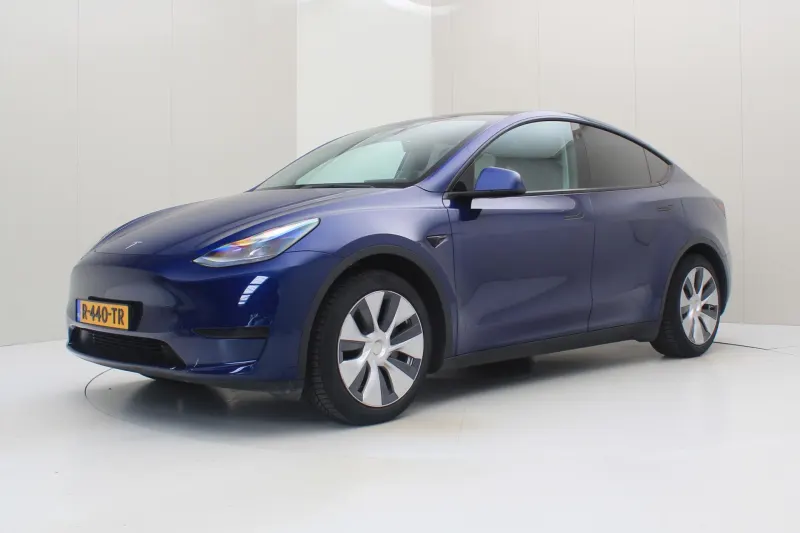 Tesla Model Y (2022)