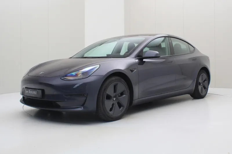 Tesla Model 3 (2021)