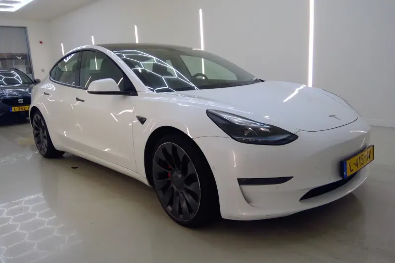 Tesla Model 3 (2021)