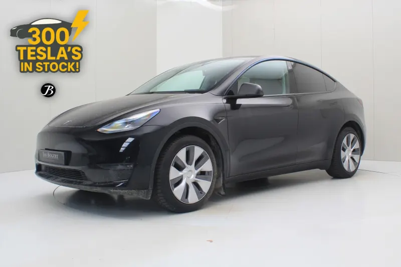 Tesla Model Y (2023)