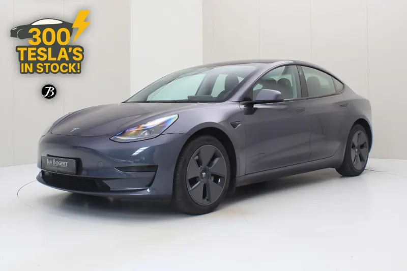 Tesla Model 3 (2023)