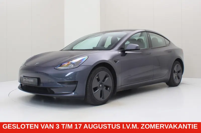 Tesla Model 3 (2023)