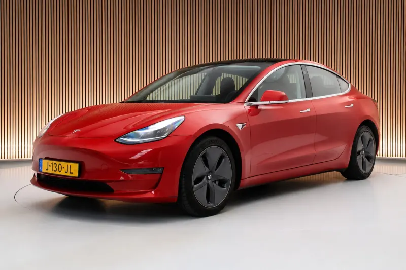 Tesla Model 3 (2020)