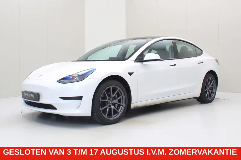 Tesla Model 3 (2023)