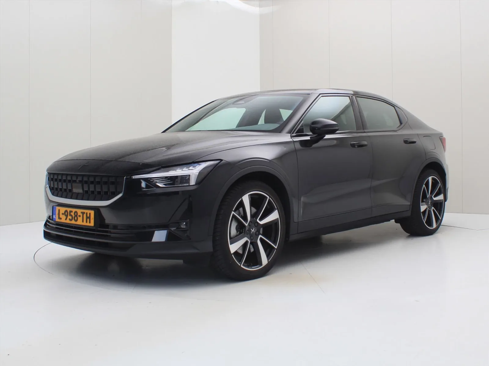 Polestar 2 (2021) — foto 1