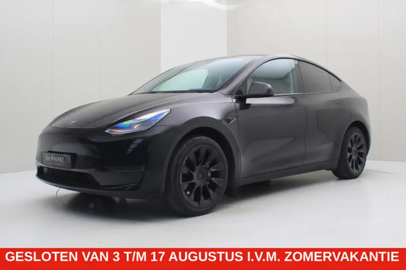 Tesla Model Y (2023)