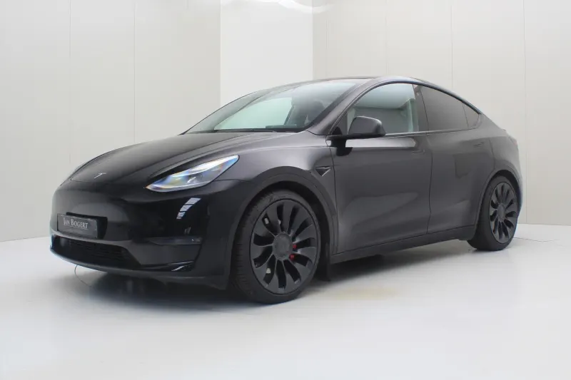Tesla Model Y (2023)
