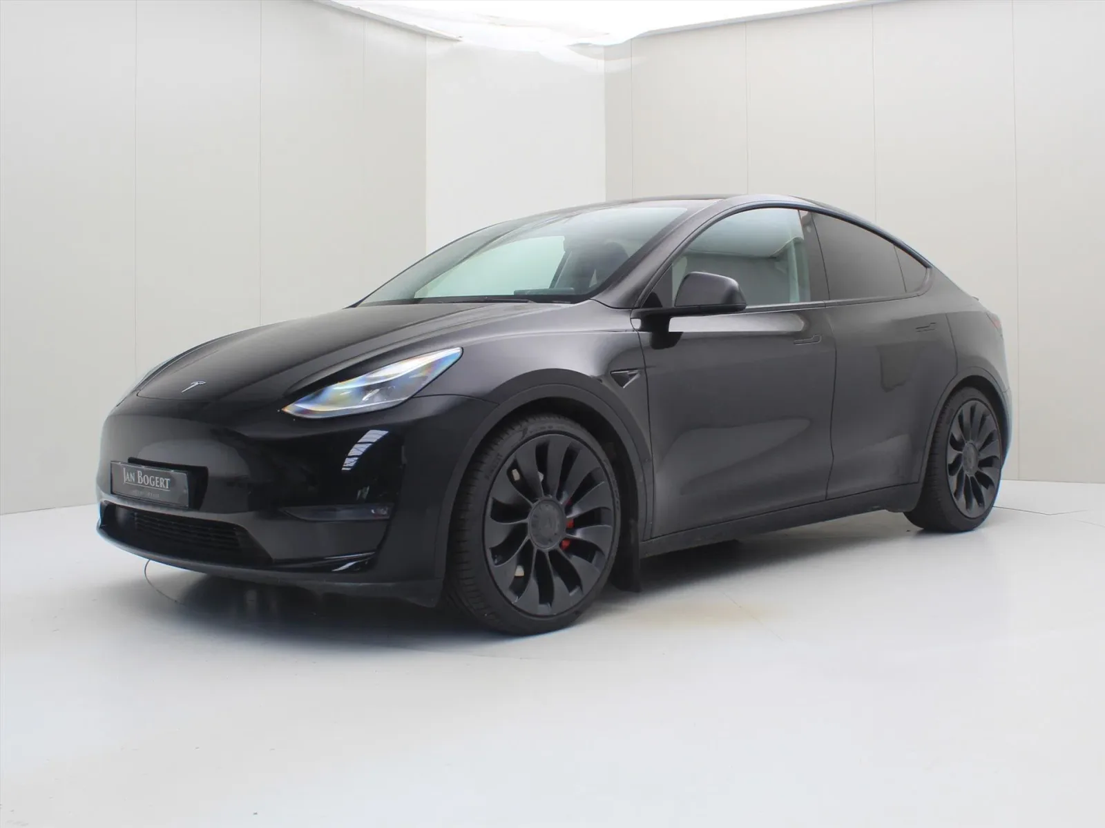 Tesla Model Y (2023) — foto 1