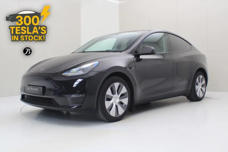 Tesla Model Y (2023)