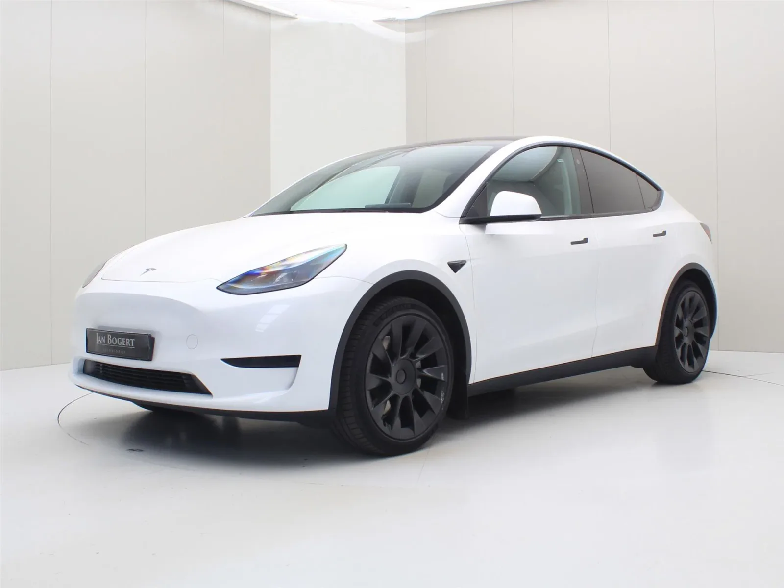 Tesla Model Y (2023) — foto 1