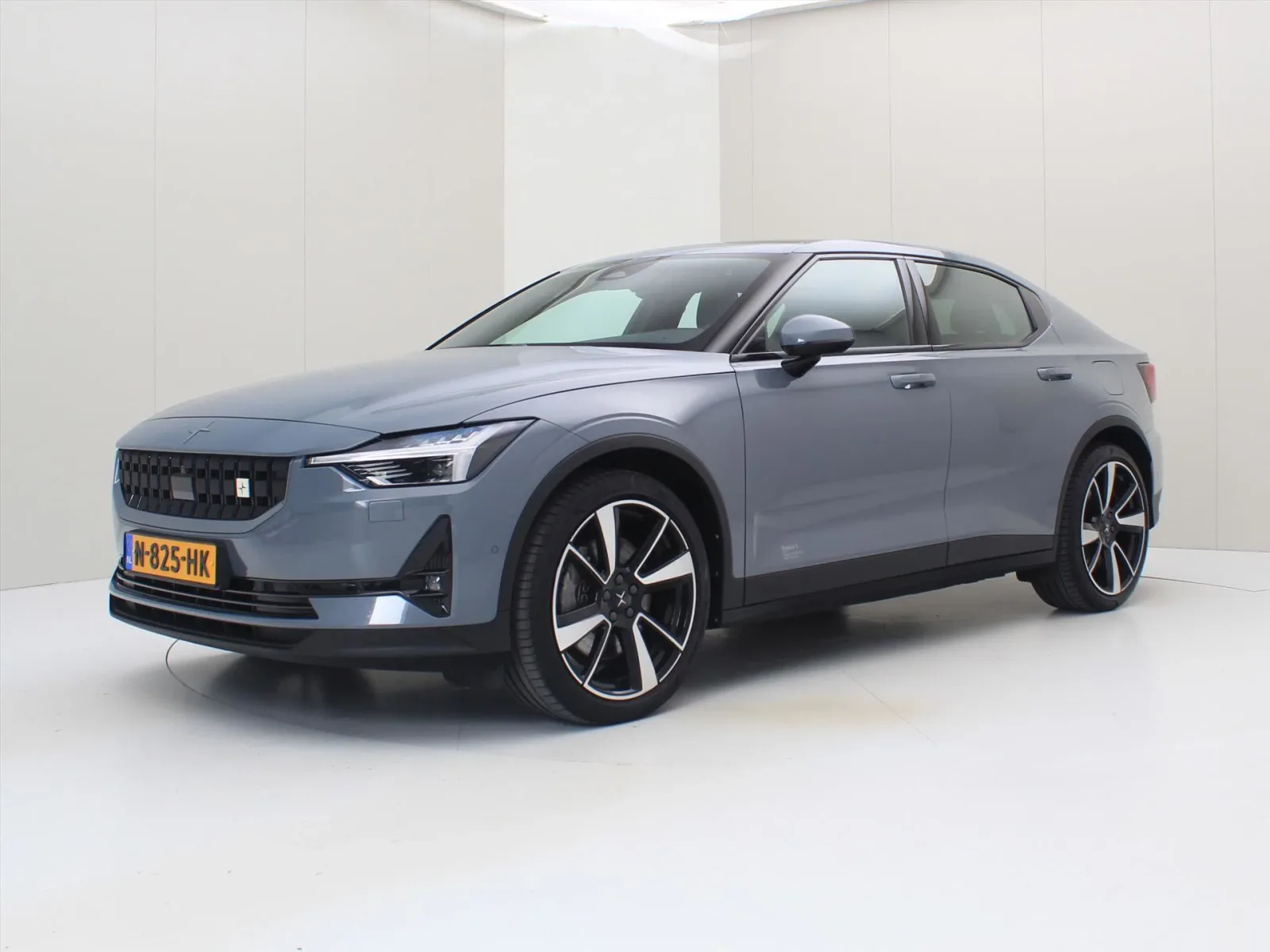 Polestar 2 (2021) — foto 1