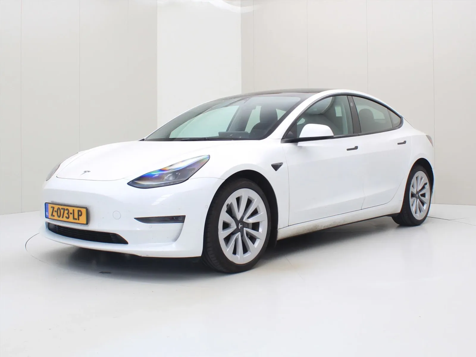 Tesla Model 3 (2022) — foto 1
