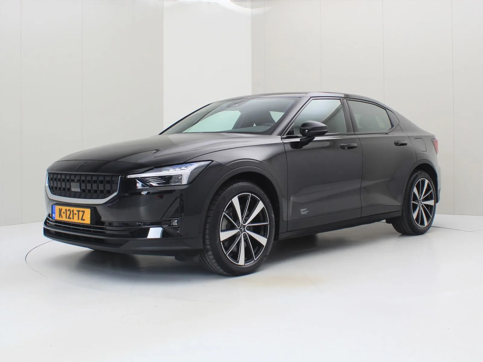 Polestar 2 (2021) — foto 1