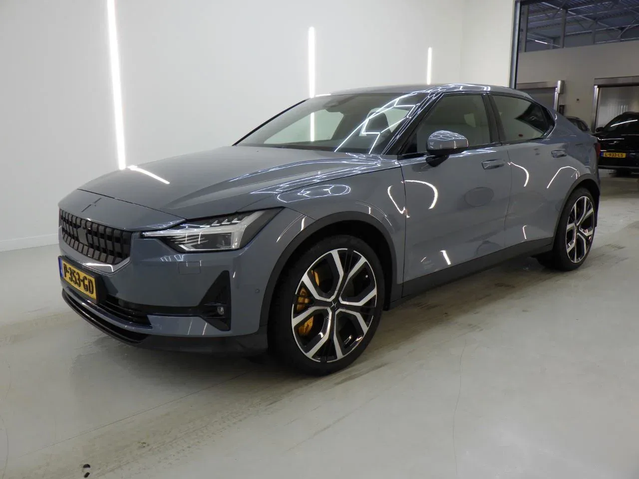 Polestar 2 (2020) — foto 1