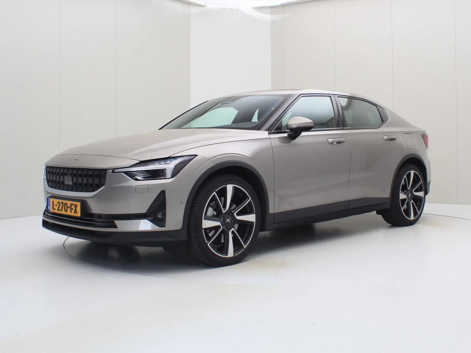 Polestar 2 (2021) — foto 1