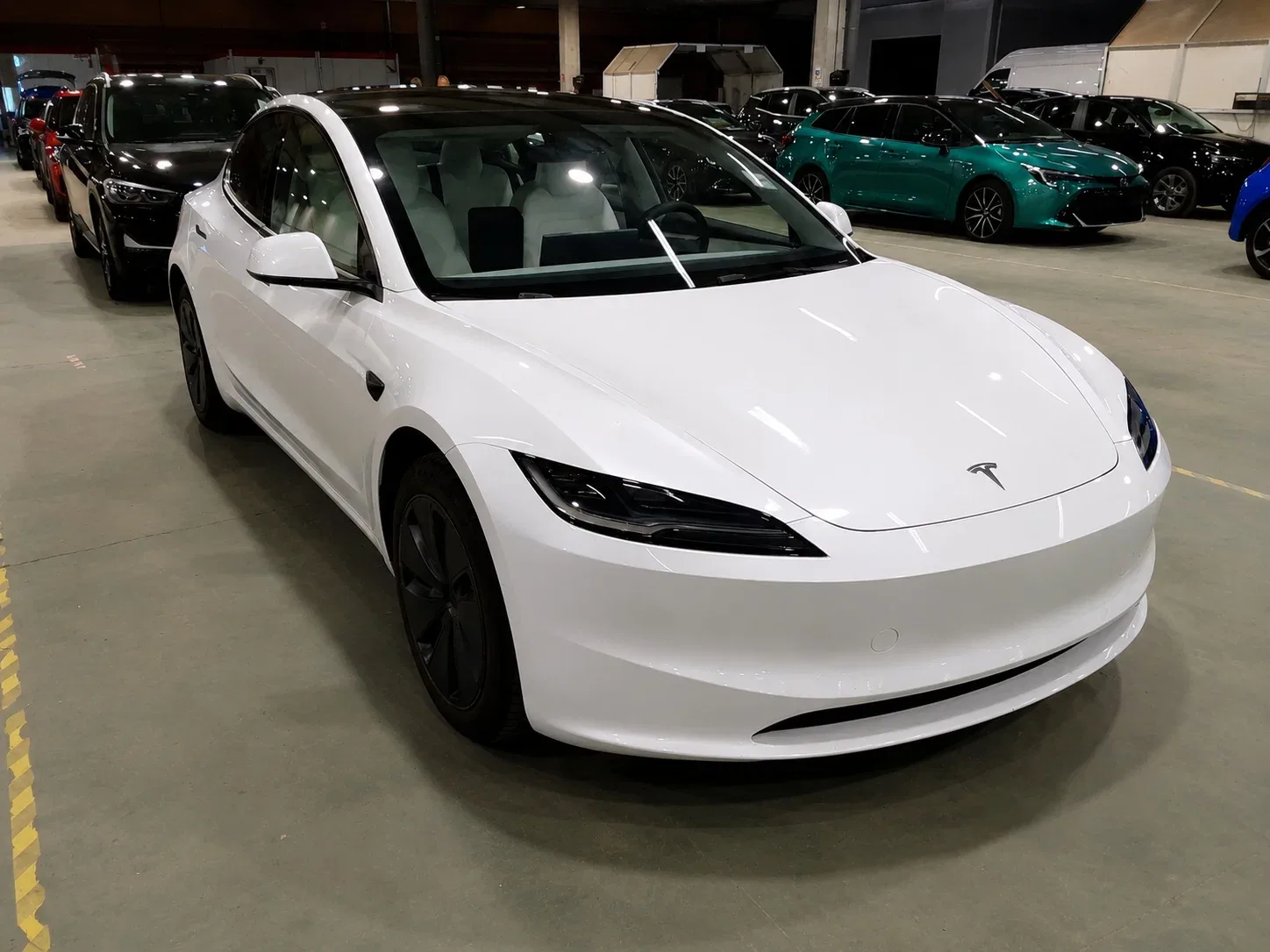 Tesla Model 3 (2024) — foto 1