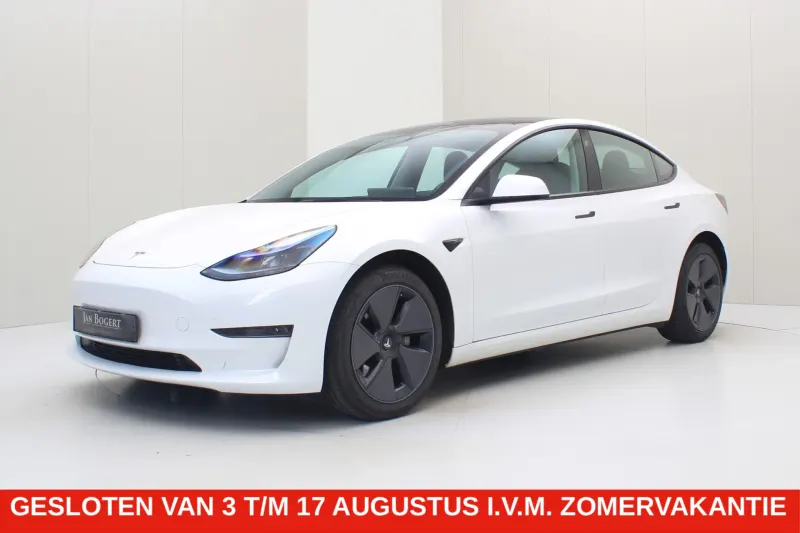 Tesla Model 3 (2023)