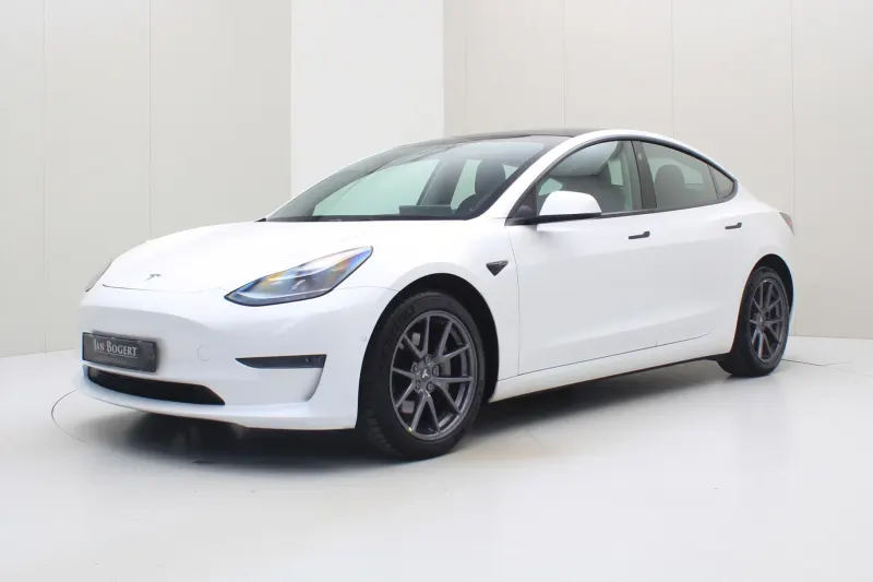 Tesla Model 3 (2021)