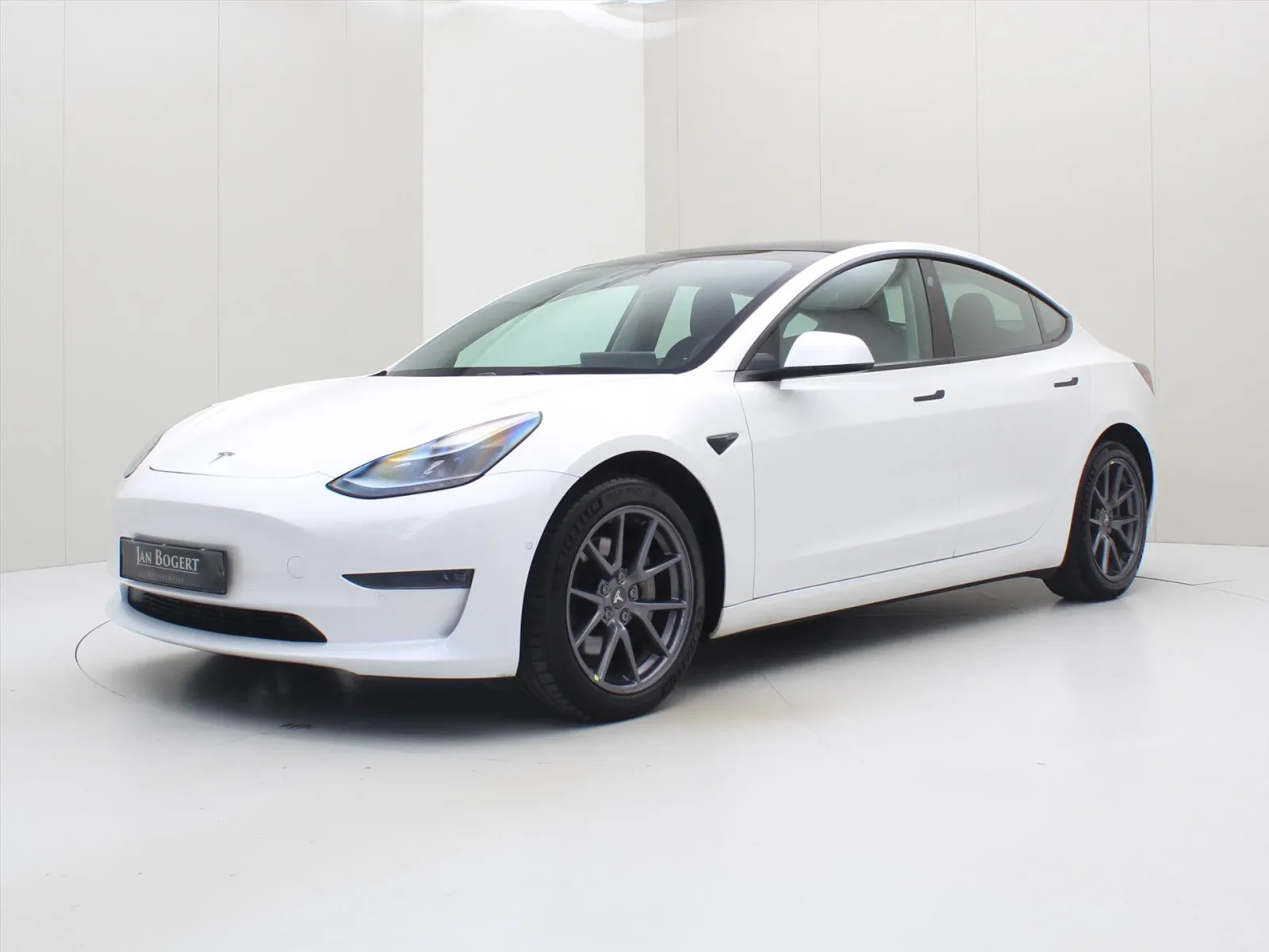 Tesla Model 3 (2021) — foto 1