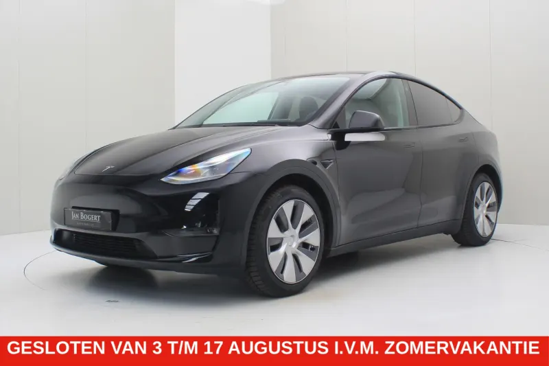 Tesla Model Y (2024)